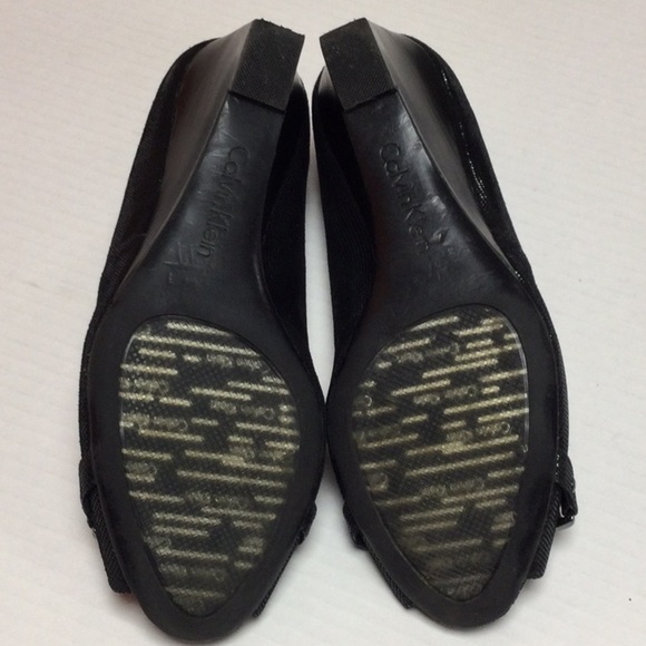 Calvin Klein Sera Buckle Shimmer Peep Toe Wedges Sz 7.5W - Picture 9 of 9